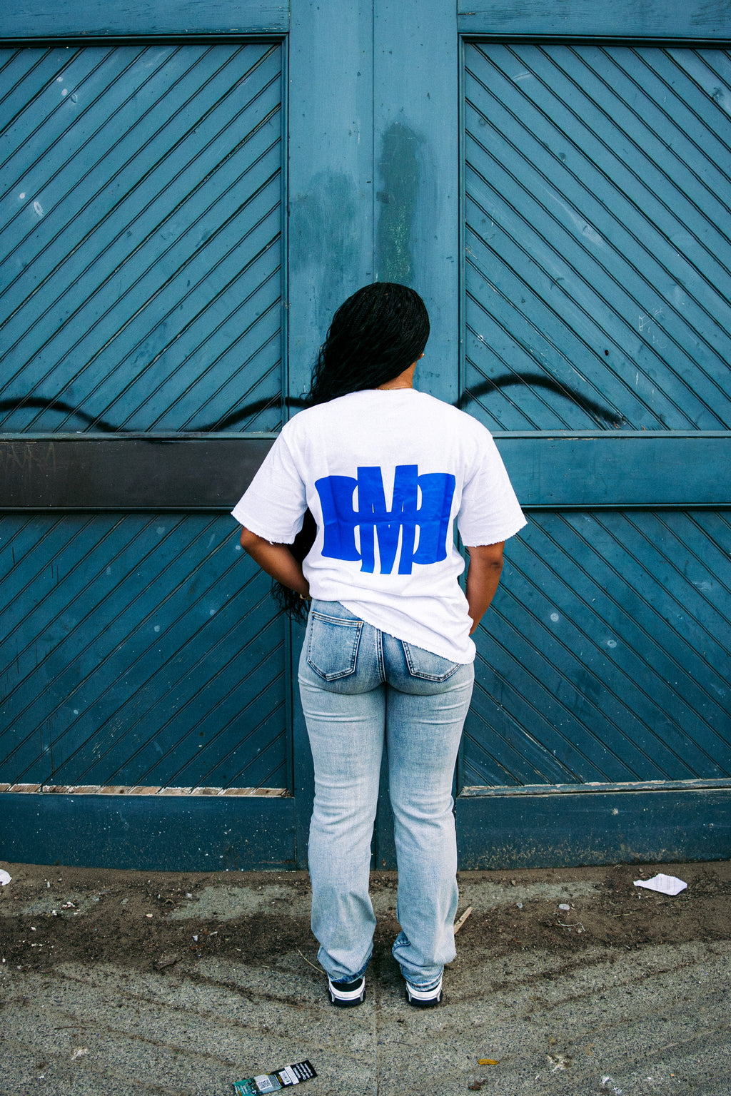 WHITE & BLUE TEE